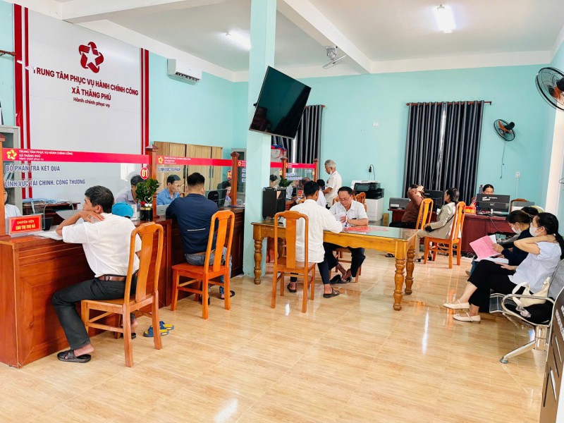 NÂNG CAO CHẤT LƯỢNG PHỤC VỤ NGƯỜI DÂN