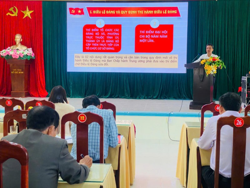 THĂNG PHÚ TẬP HUẤN NGHIỆP VỤ CÔNG TÁC ĐẢNG NĂM 2026