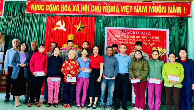 TRAO 30 SUẤT QUÀ TẾT CHO NGƯỜI DÂN XÃ THĂNG PHÚ