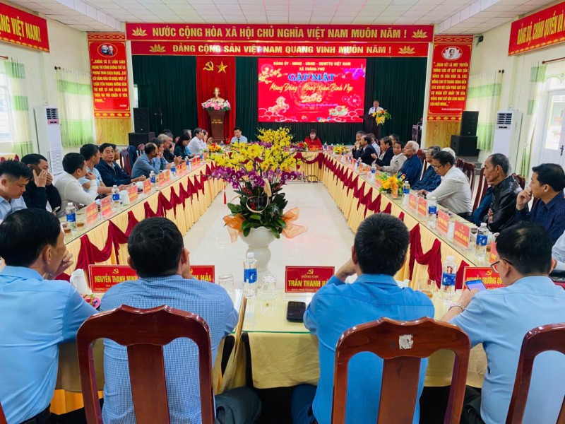 THĂNG PHÚ GẶP MẶT CÁC ĐỒNG CHÍ  NGUYÊN LÃNH ĐẠO ĐỊA PHƯƠNG NHÂN DỊP XUÂN BÍNH NGỌ 2026