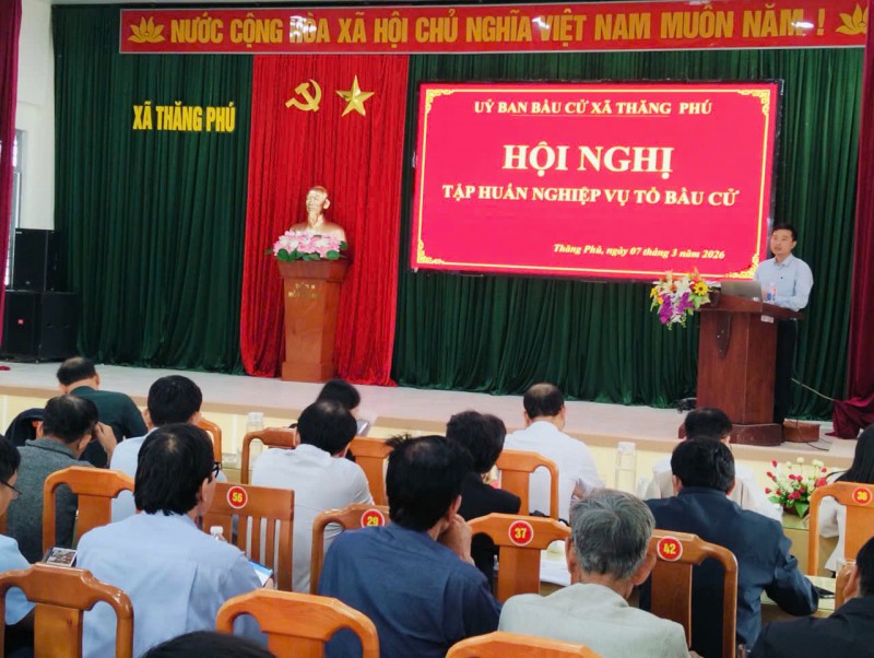 THĂNG PHÚ TẬP HUẤN, HƯỚNG DẪN NGHIỆP VỤ CÔNG TÁC BẦU CỬ CHO CÁC TỔ BẦU CỬ TRÊN ĐỊA BÀN.