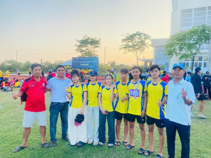 HỌC SINH THĂNG PHÚ ĐẠT HUY CHƯƠNG ĐỒNG CẤP THÀNH PHỐ